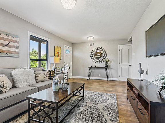 5th image of 6724 Skylane Dr