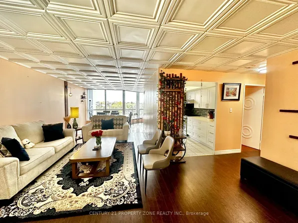 3 Rowntree Rd #510, Toronto, ON M9V 5G8