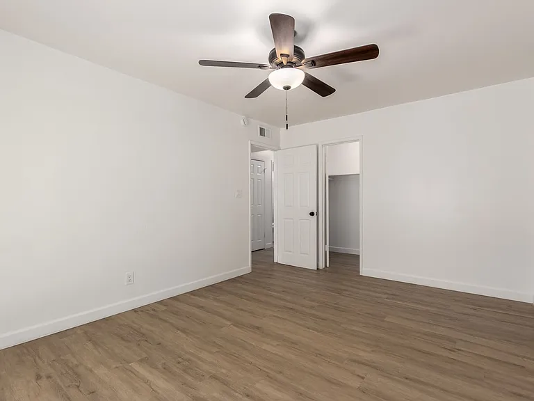 Madison Flats — Photo 21