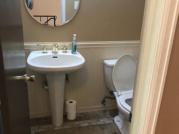 1/2 bath, main floor 