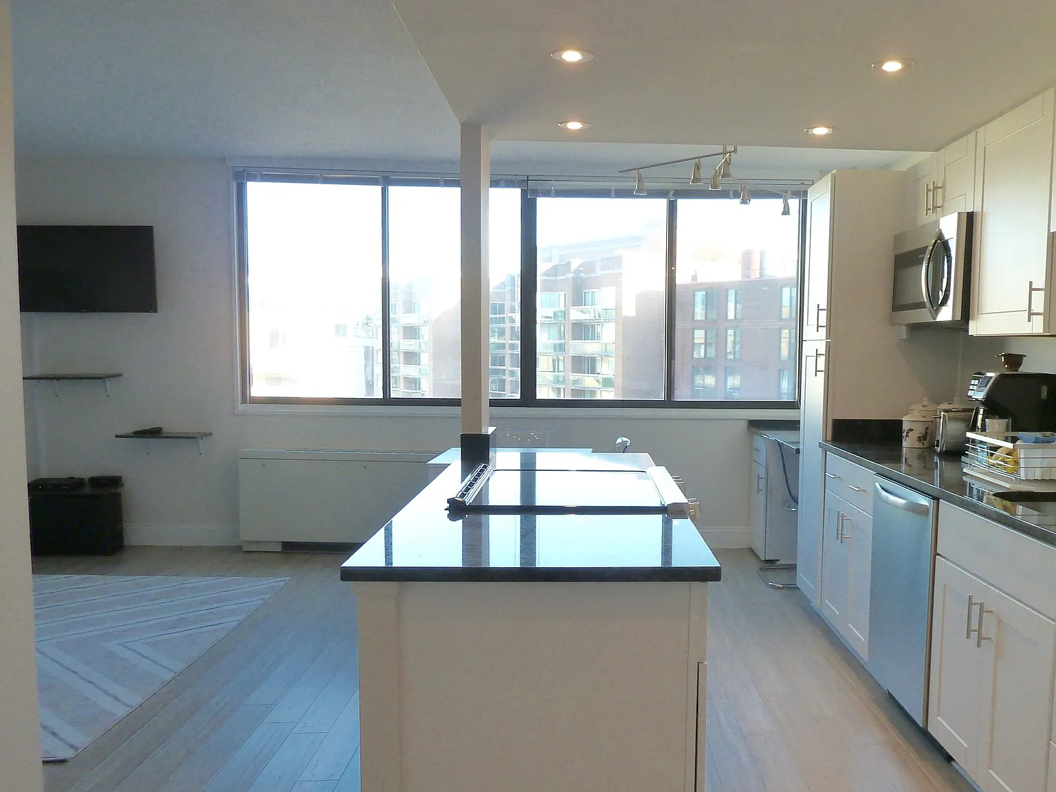 2201 L Street — Photo 2