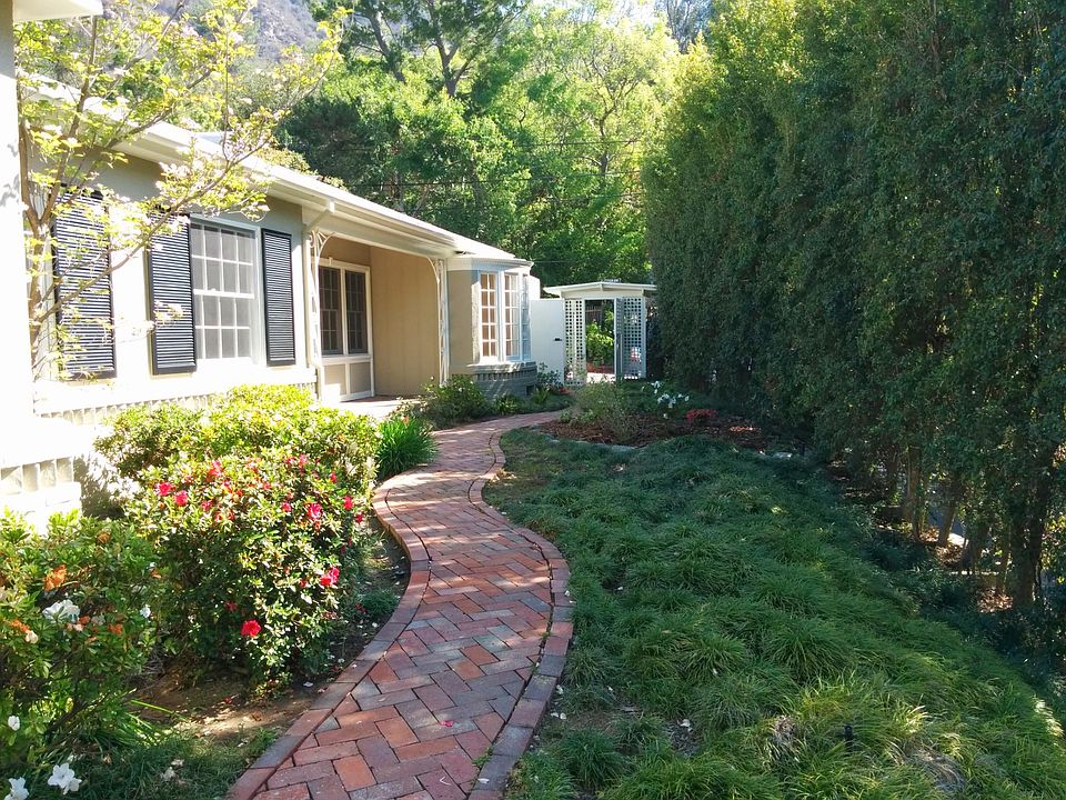 1st image of 2202 N Beverly Glen Pl