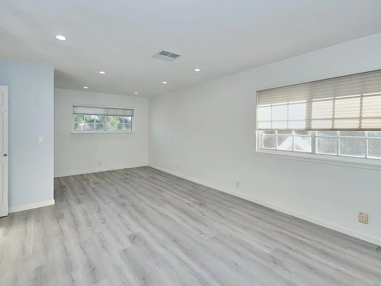 7611 Adelanto Dr — Photo 14