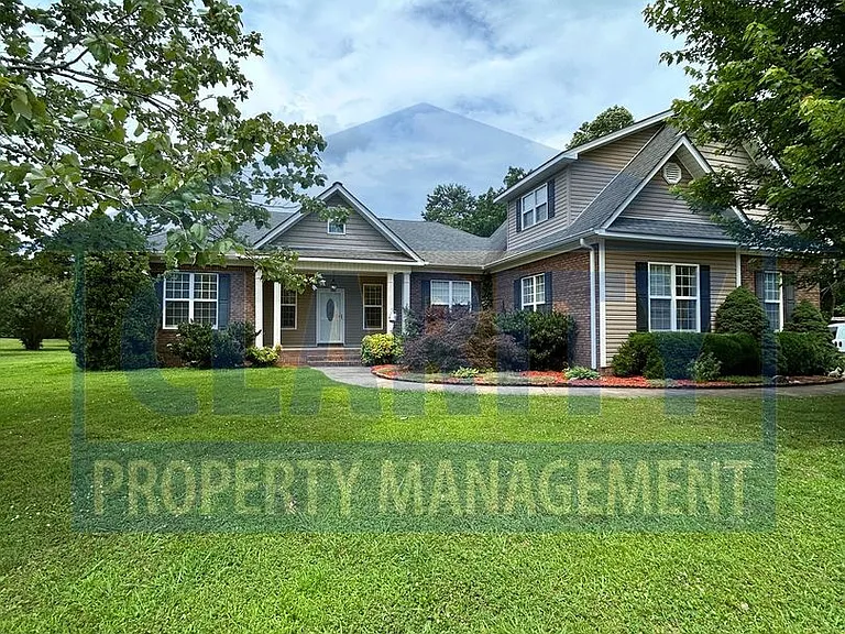 165 Mill Creek Trl NE — Photo 1