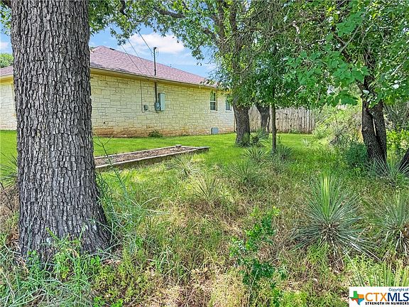 2nd image of 157 W Greencastle Dr