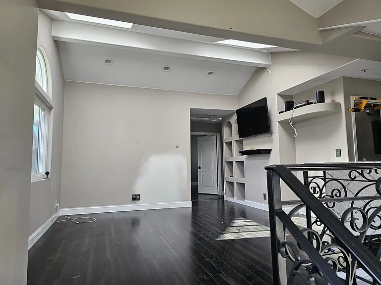 1805 Harriman Ln #A — Photo 3