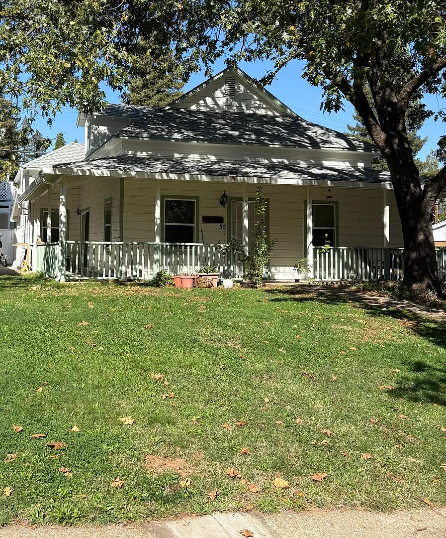 Charming 3-Bedroom Home in the Heart of Colfax! — Photo 2