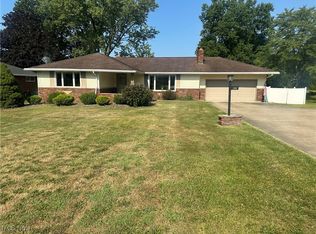 1392 Shannon Rd, Girard, OH 44420
