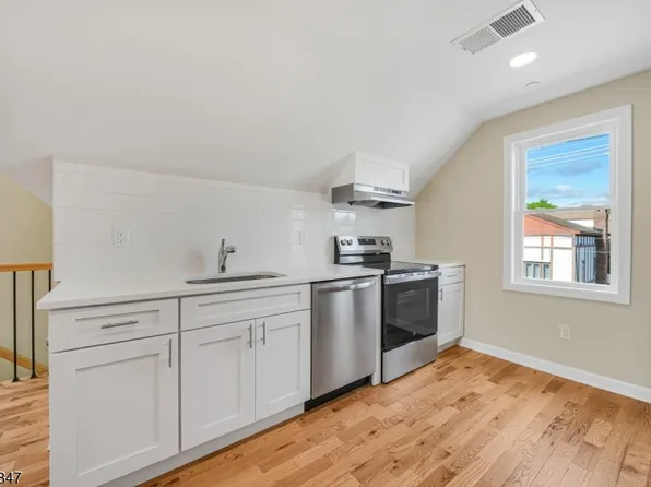 532 Ringwood Ave, Wanaque, NJ