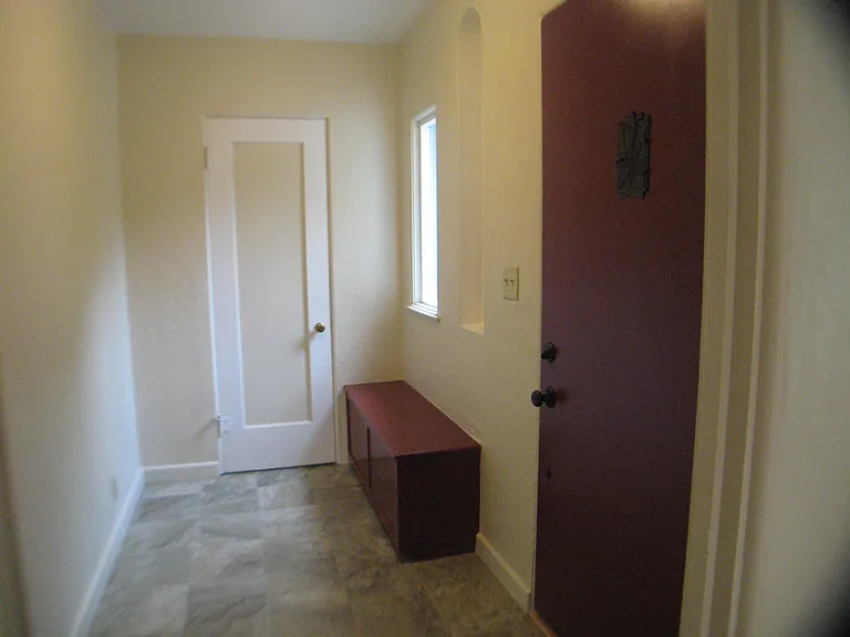 310 E Lake St — Photo 5