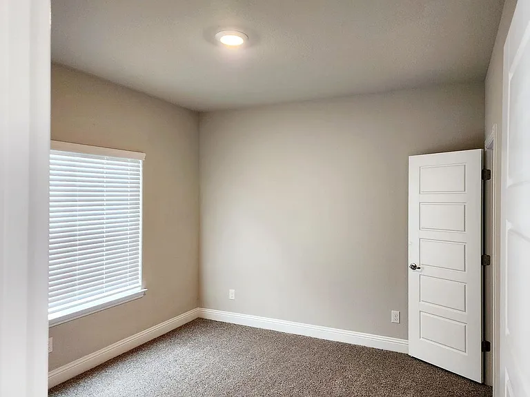 2320 Ruff Rd — Photo 8