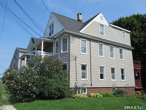112 Bennett St Photo 1