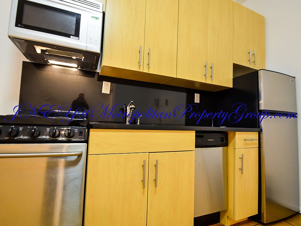 2nd image of 210 W 94th St #4HJN