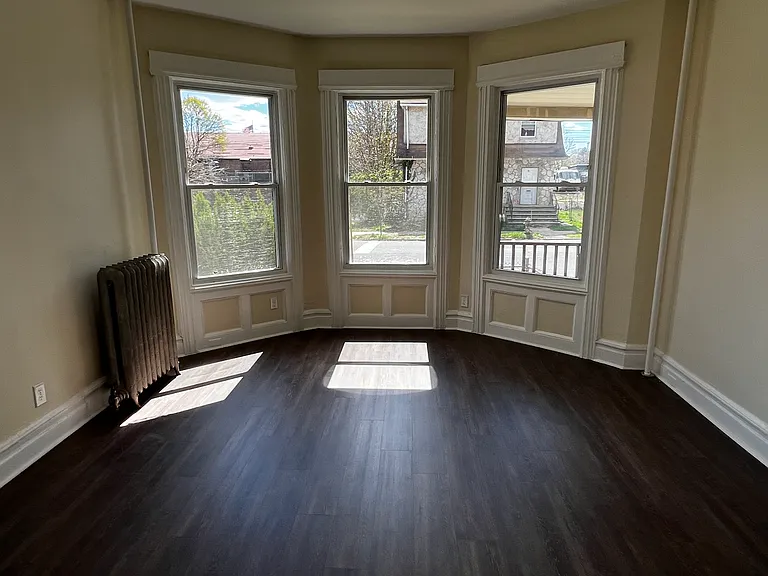 64 Eaton Pl #2 — Photo 21