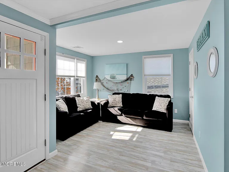 222 Hiering Ave — Photo 5