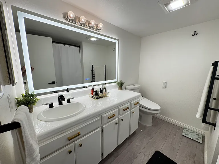 1900 Vine St #303 — Photo 11