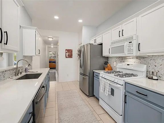 5th image of 2525 Vernell Way #2525