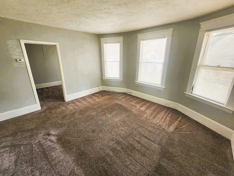 3658 E 54 ST — Photo 21