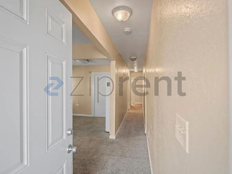 1613 Pomona Ave — Photo 5