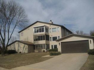 1604 Matterhorn Dr NE, Cedar Rapids, IA 52402