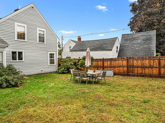 3rd image of 40 Elm Park