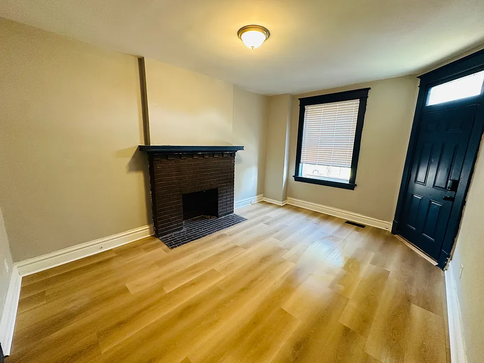 3237 Itaska St #1