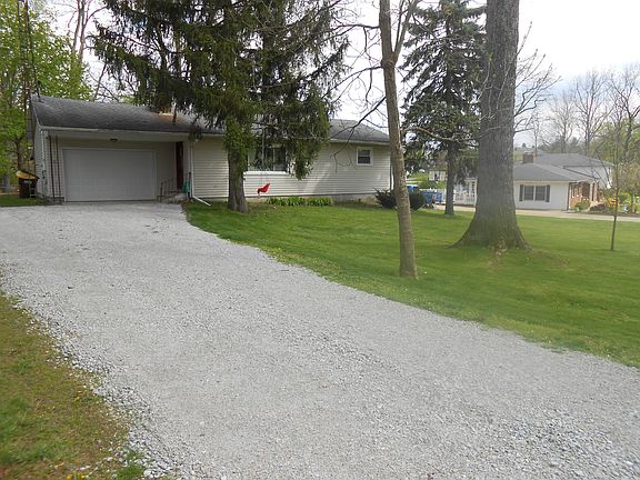 4th image of 2223 Cherokee Dr