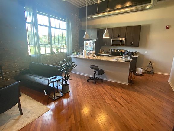 4th image of 1509 E Baltimore St #11