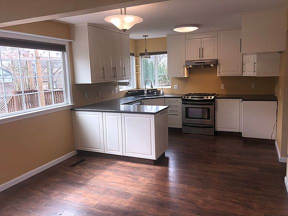 5th image of 790 Streamview Dr