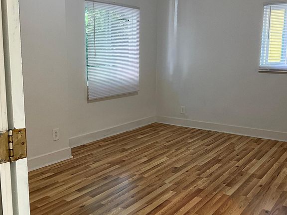 2nd image of 2830 W 8th St #202