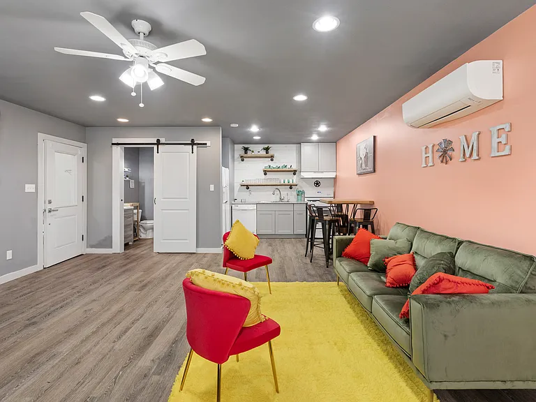 16001 Plum Ln — Photo 28