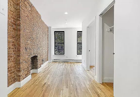 5th image of 1137 Dean St #2