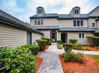 77 Cedarcrest Ct #77, Shelton, CT 06484