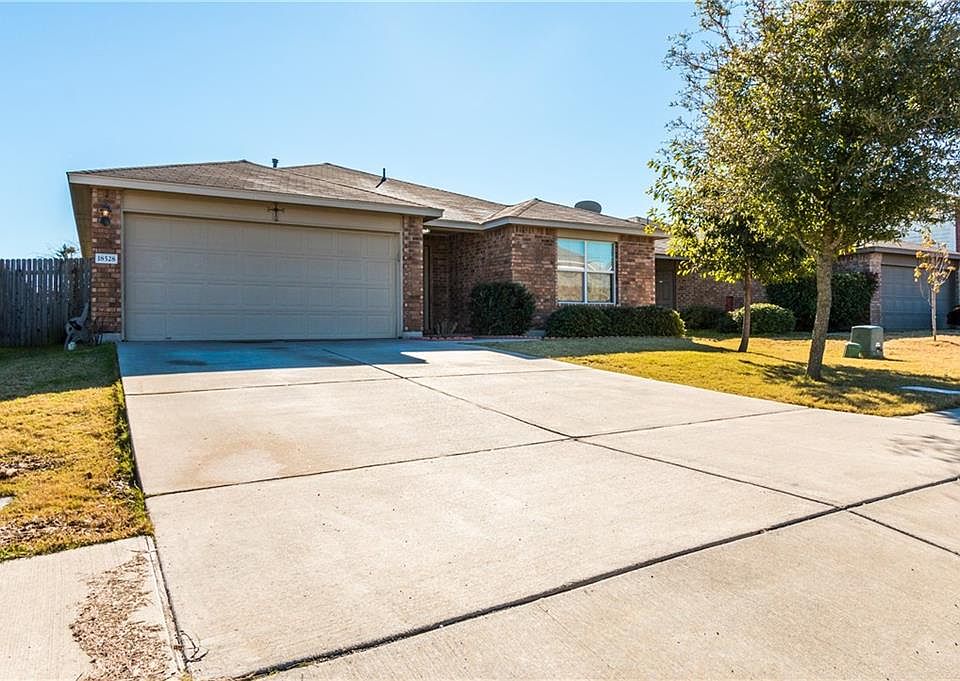 1st image of 18528 Great Falls Dr