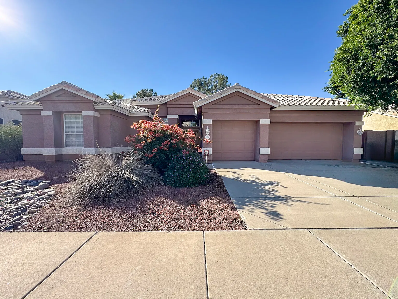 4 bed, 2495 sqft, $2,700 — Photo 1