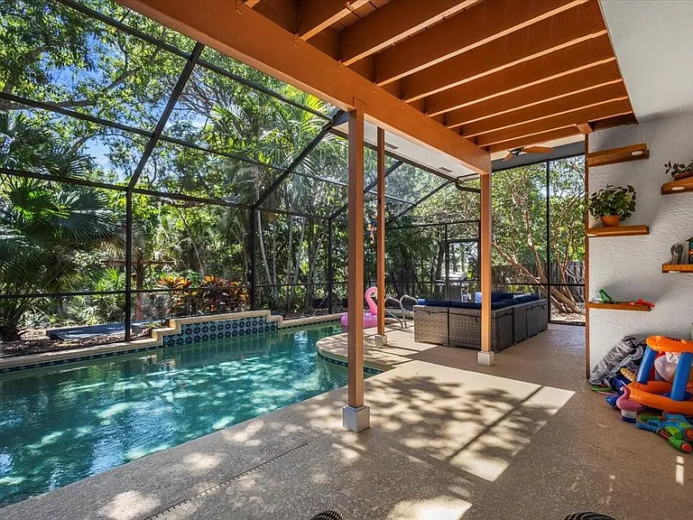 2250 SE Country Club Ln — Photo 31