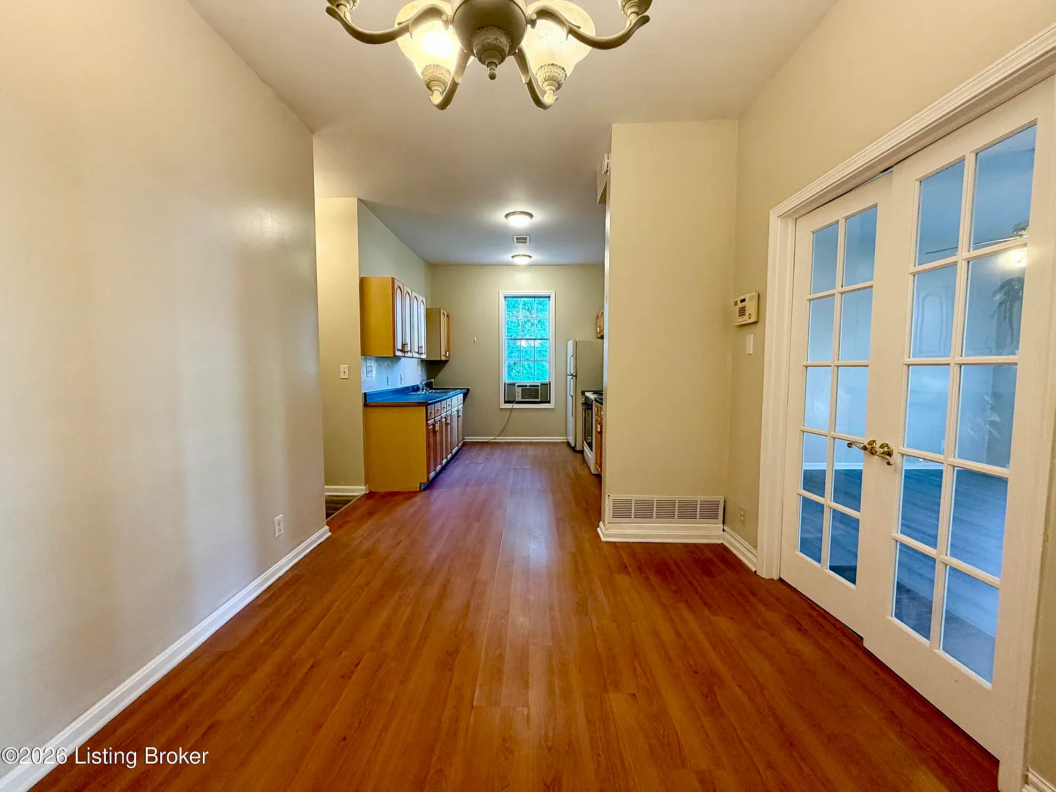 3 bed, 1.0 bath, 1248 sqft, $1,295 — Photo 3