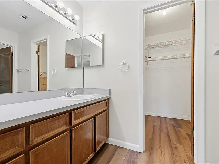 3741 NW 56th Ln — Photo 5