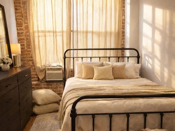 255 Mc Kibbin Street image 1 of 11