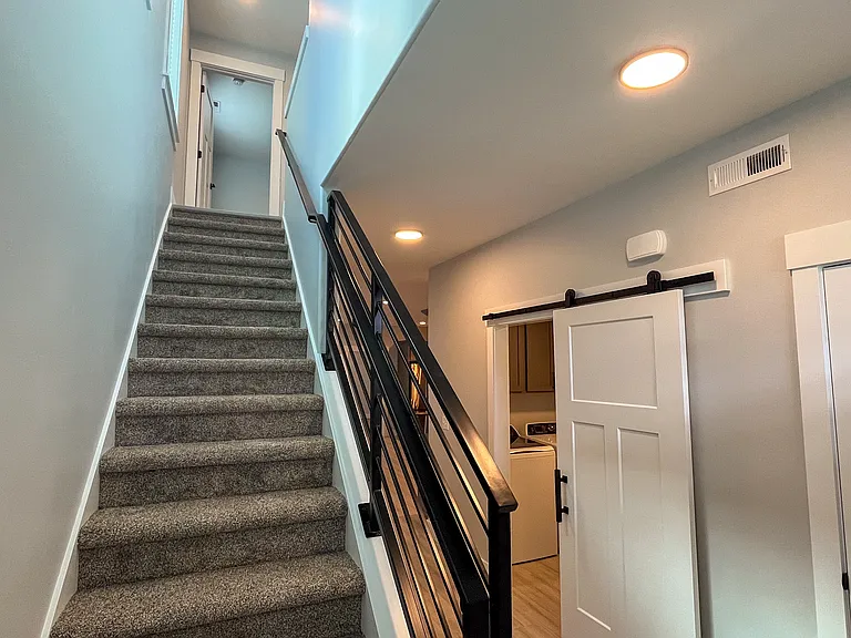 1304 W Dairy Farm Ln — Photo 23