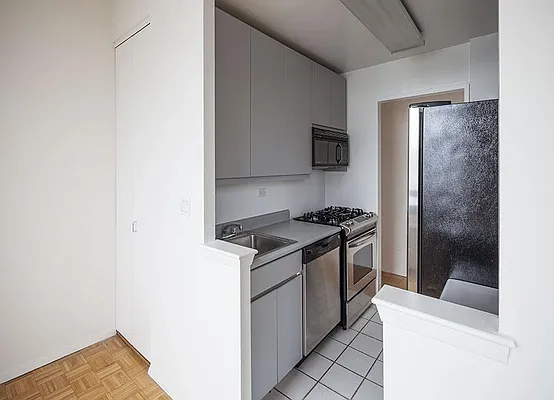 Rented by Warburg | media 26