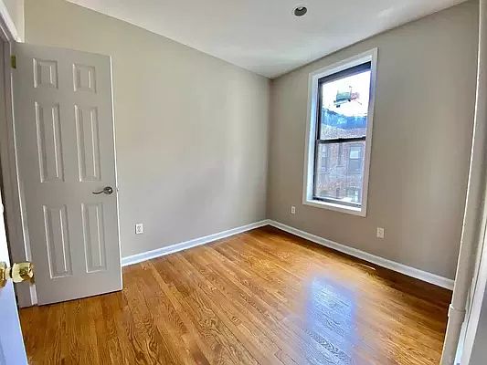 5th image of 433 E 80th St APT 28