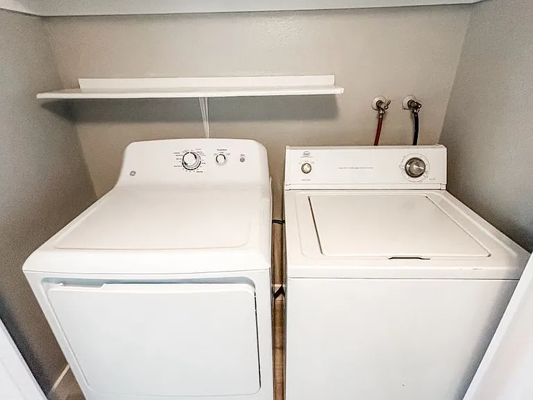 1305 Kari Lee Ct — Photo 15