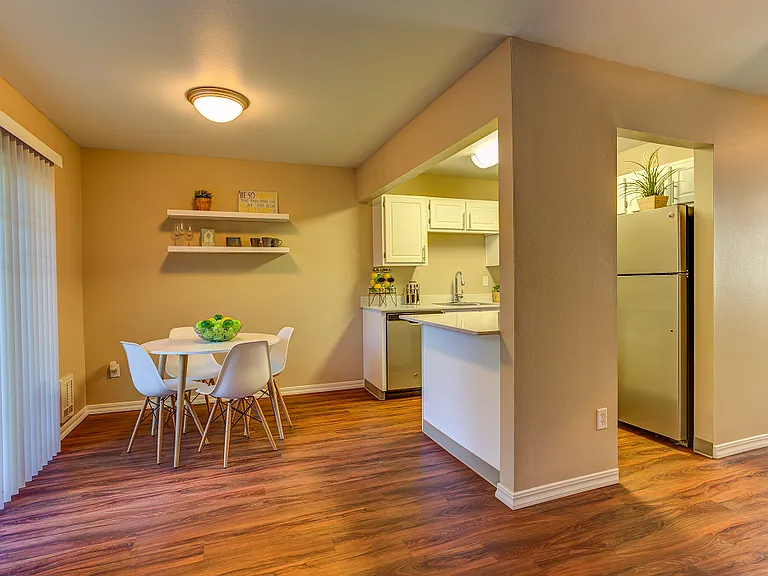 Commons at Hawthorn Village Apartments — Photo 14