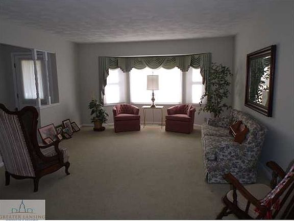 5th image of 2211 Rockdale Ave