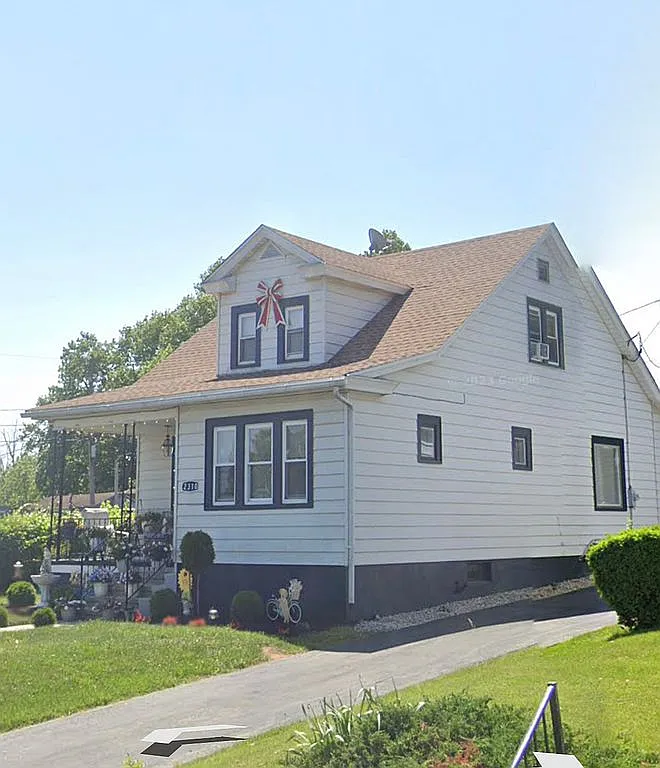 2310 Jefferson Ave photo 1