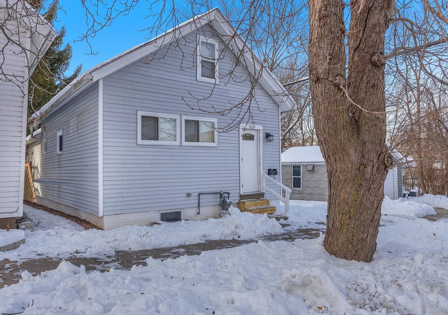 3 Bed 1 Bath Single Family Home — Photo 4