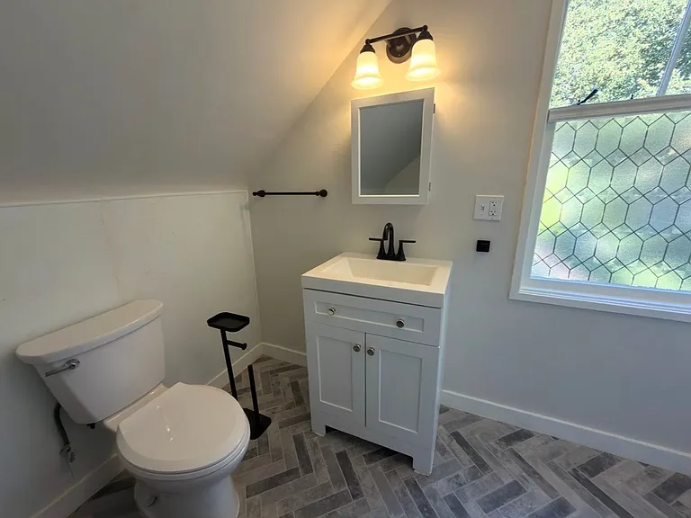 2529 Etna St — Photo 9