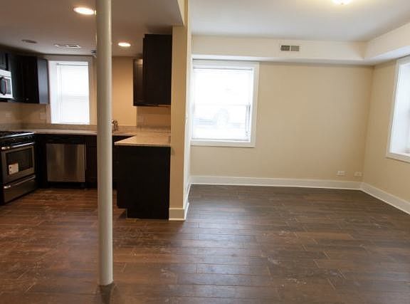 5th image of 4958 N Saint Louis Ave #00