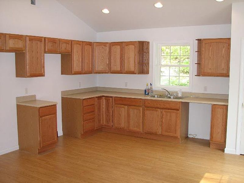 3rd image of 21 HEMPLES Way